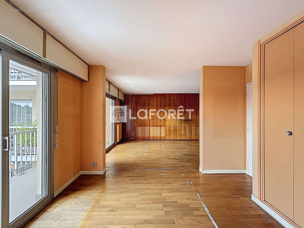 Appartement à BOURG-LA-REINE