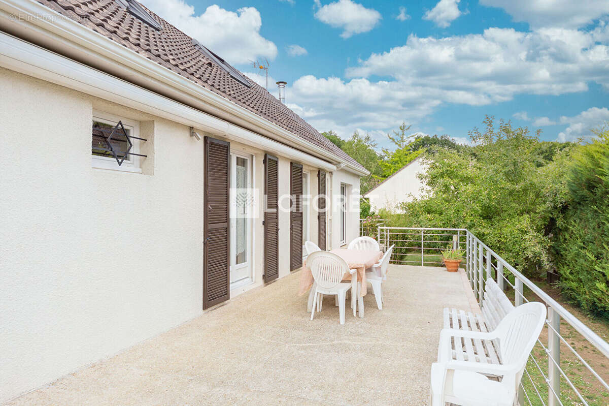 Maison à OZOIR-LA-FERRIERE