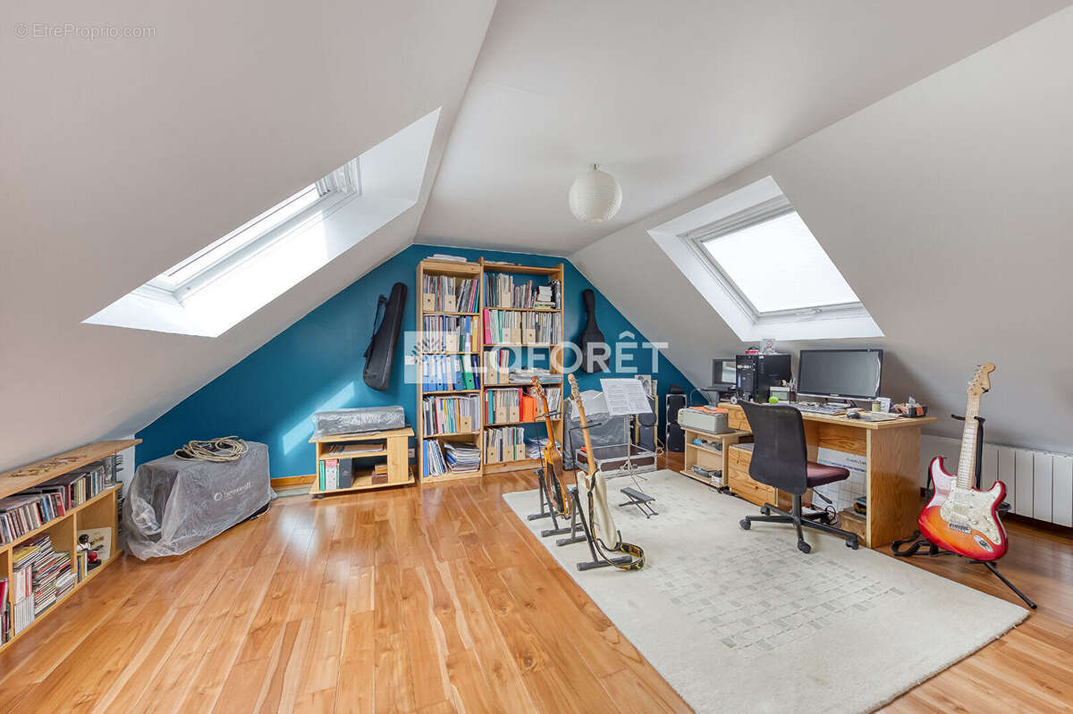 Maison à OZOIR-LA-FERRIERE