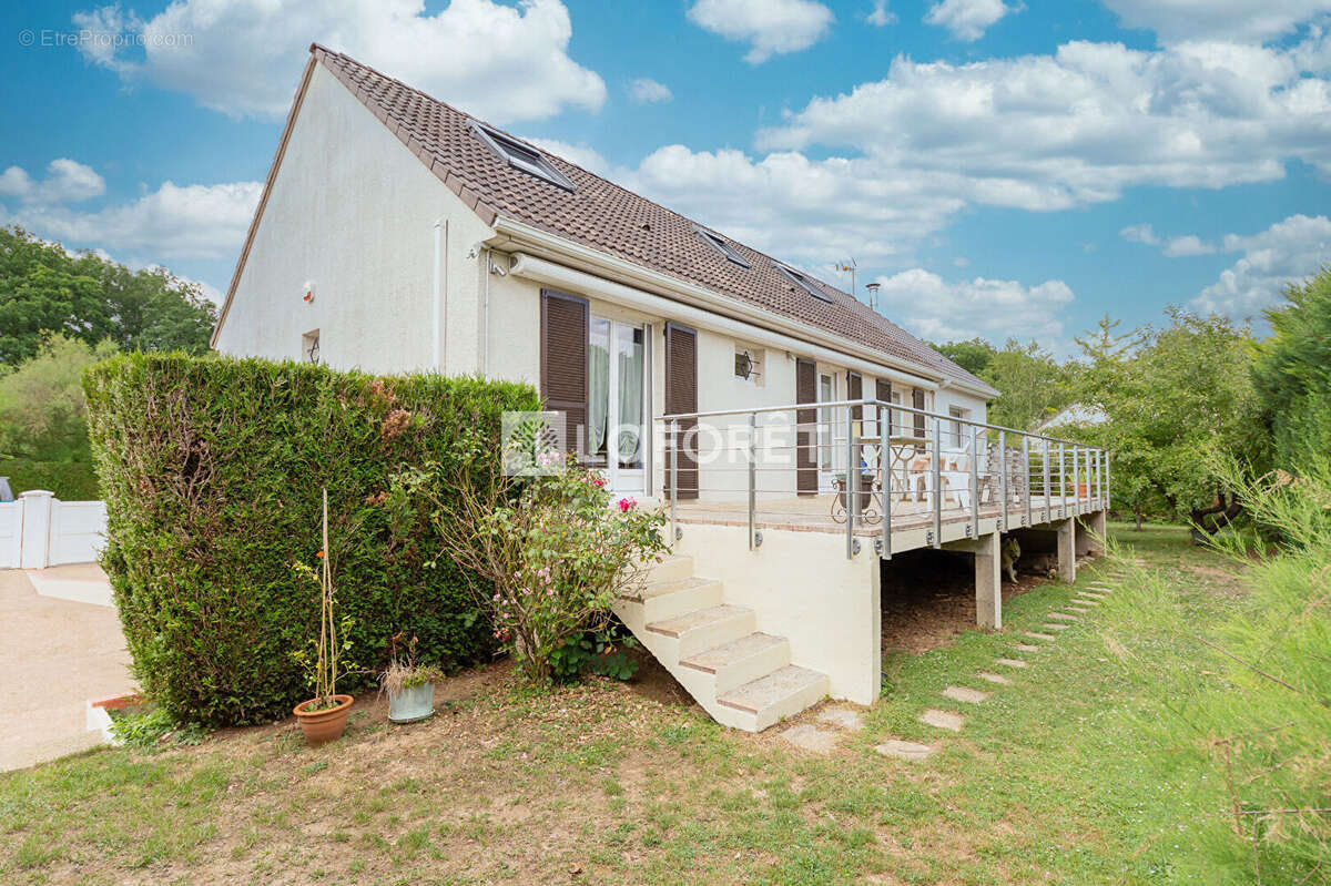 Maison à OZOIR-LA-FERRIERE
