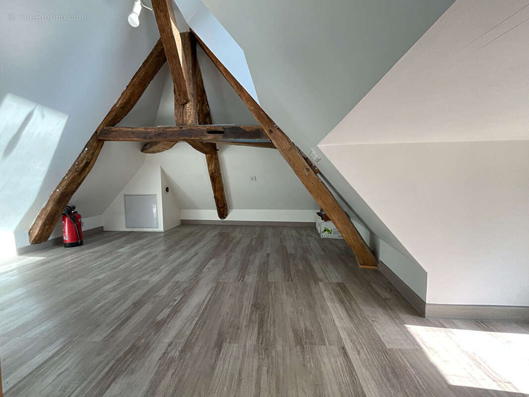 Maison à MAURECOURT