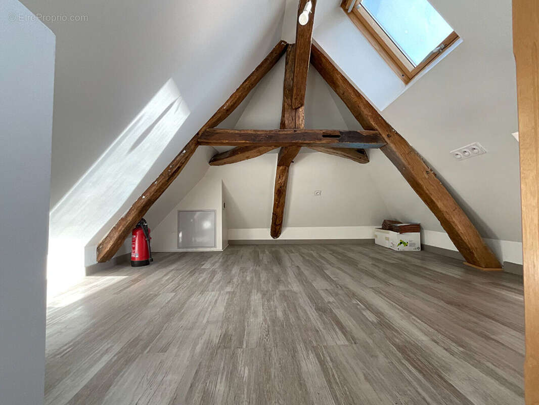 Maison à MAURECOURT