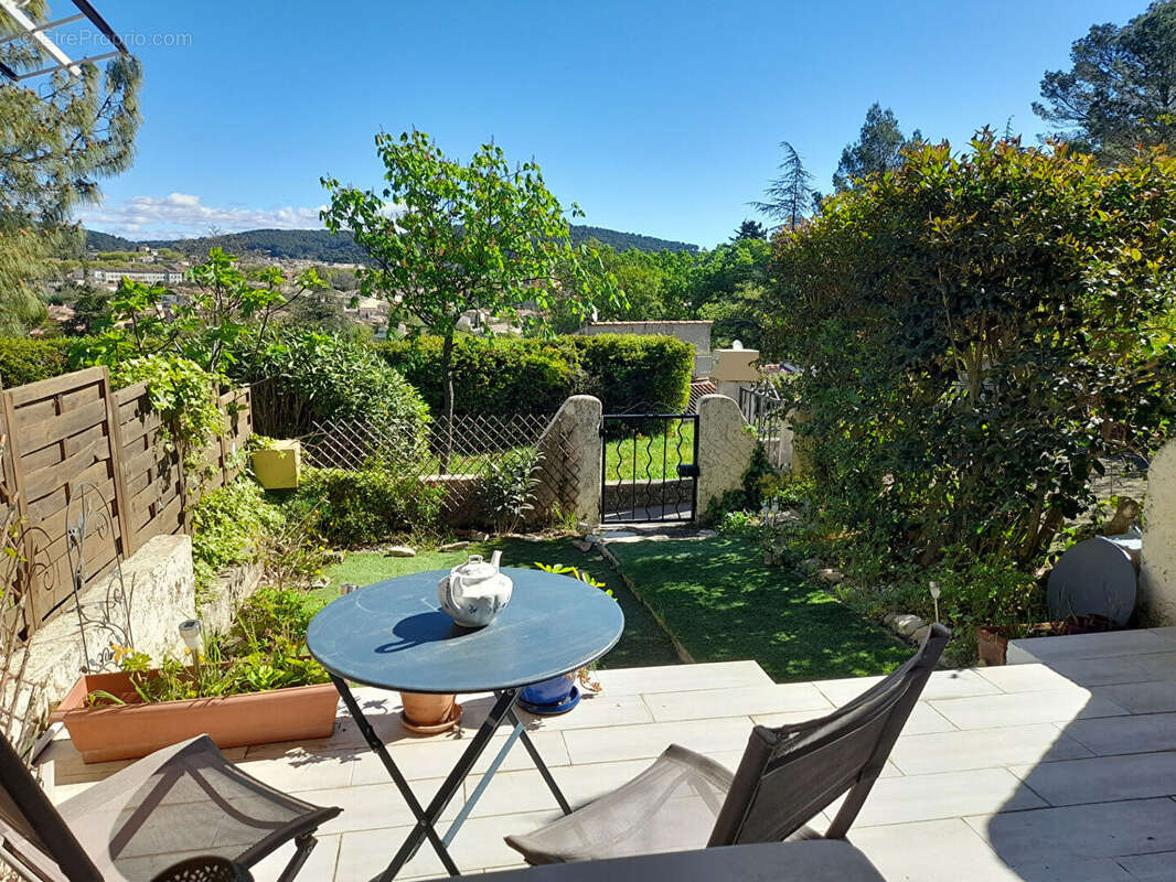 Appartement à LORGUES