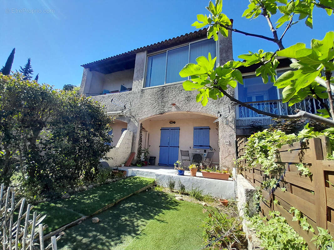 Appartement à LORGUES