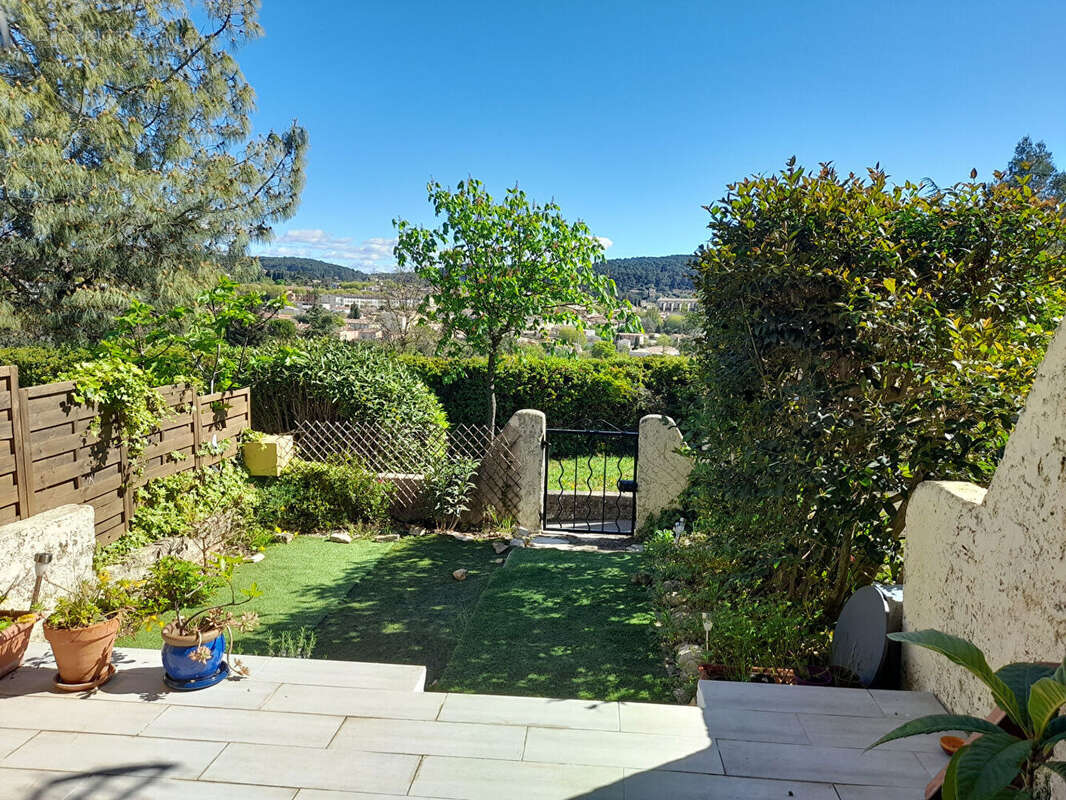 Appartement à LORGUES