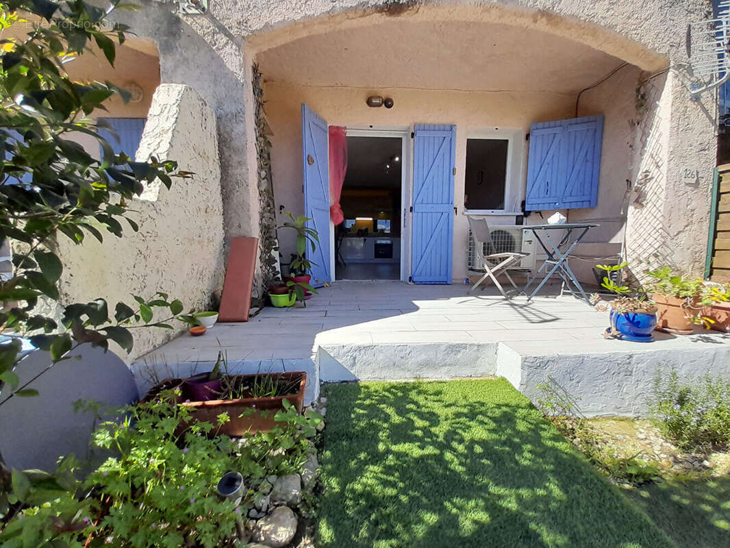 Appartement à LORGUES