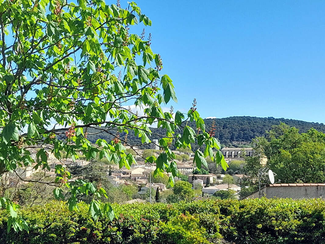 Appartement à LORGUES