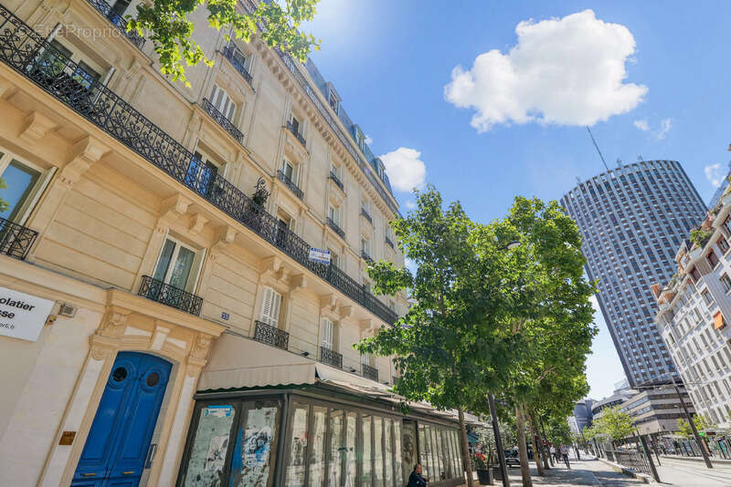 Appartement à PARIS-17E