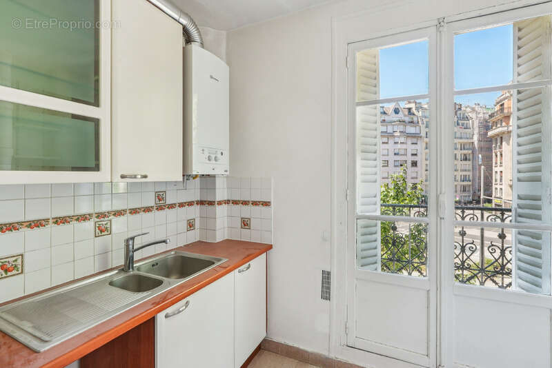 Appartement à PARIS-17E