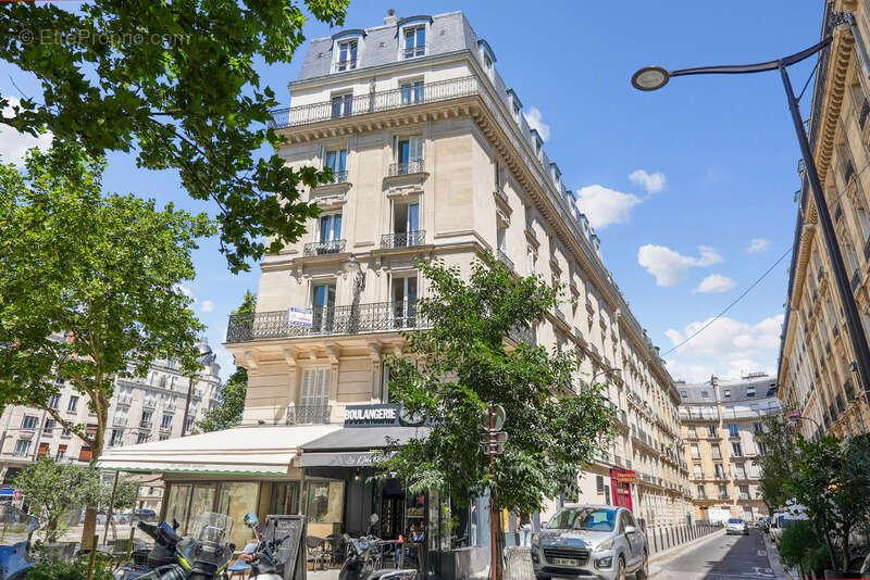 Appartement à PARIS-17E