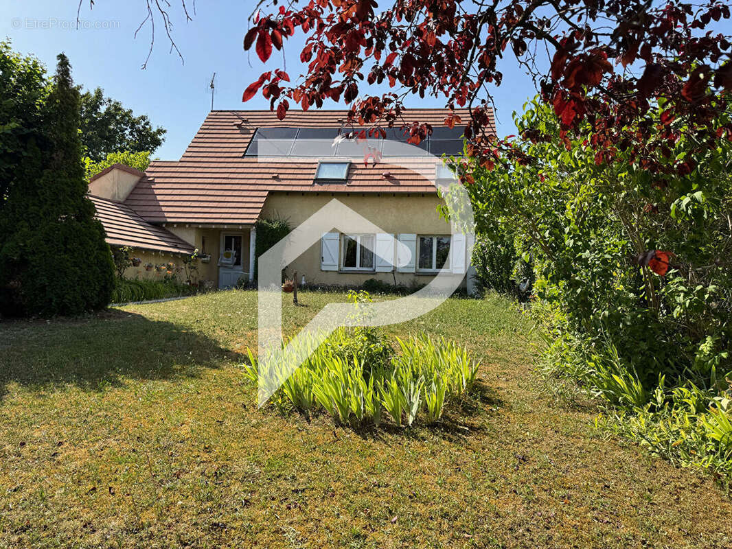 Maison à VERNEUIL-SUR-SEINE