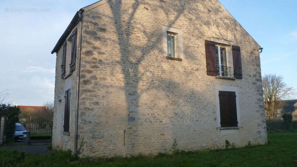 Maison à PUSSAY