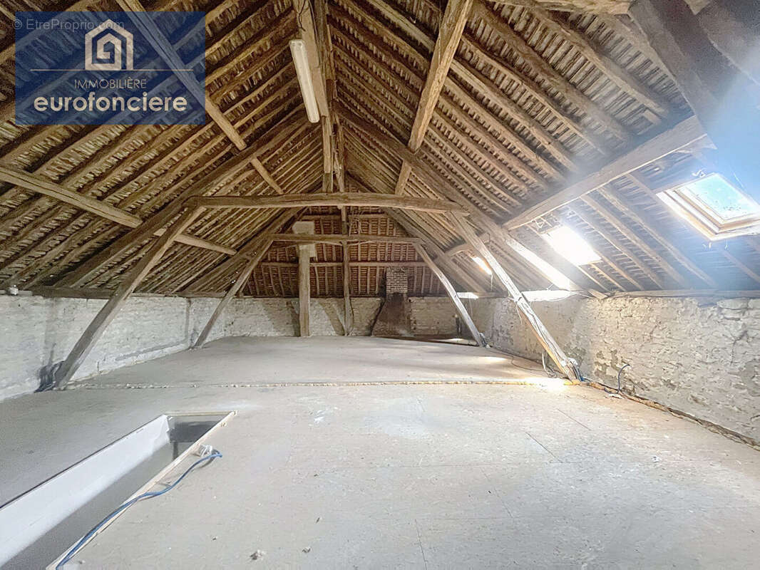 Maison à MONTIGNY-LES-MONTS