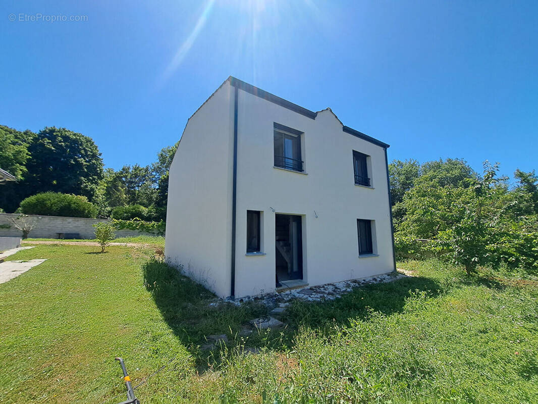 Maison à BEAUMONT-SUR-OISE