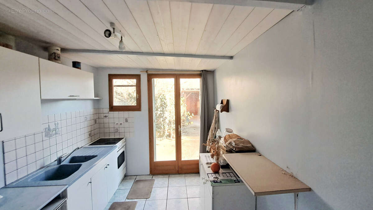 Maison à CIRES-LES-MELLO