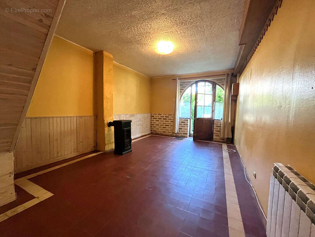 Maison à CIRES-LES-MELLO