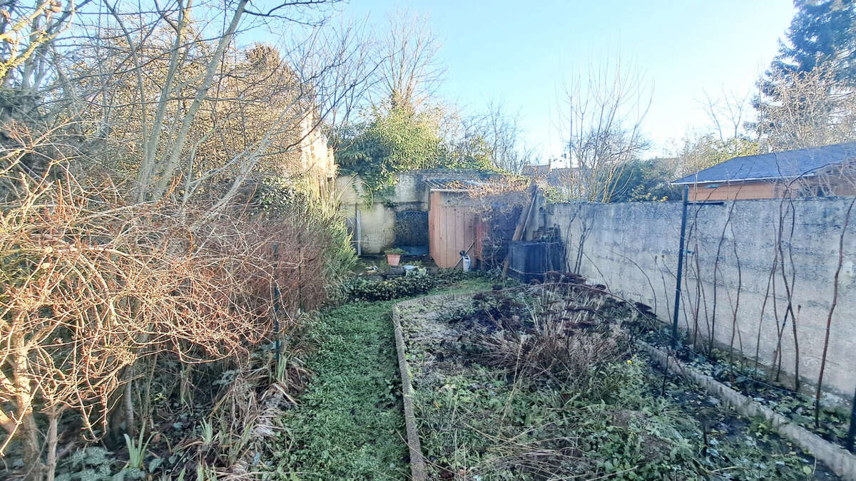 Maison à CIRES-LES-MELLO