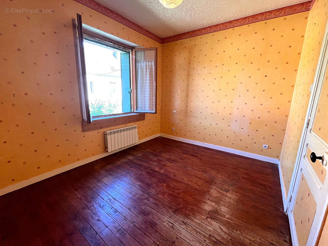 Maison à CIRES-LES-MELLO