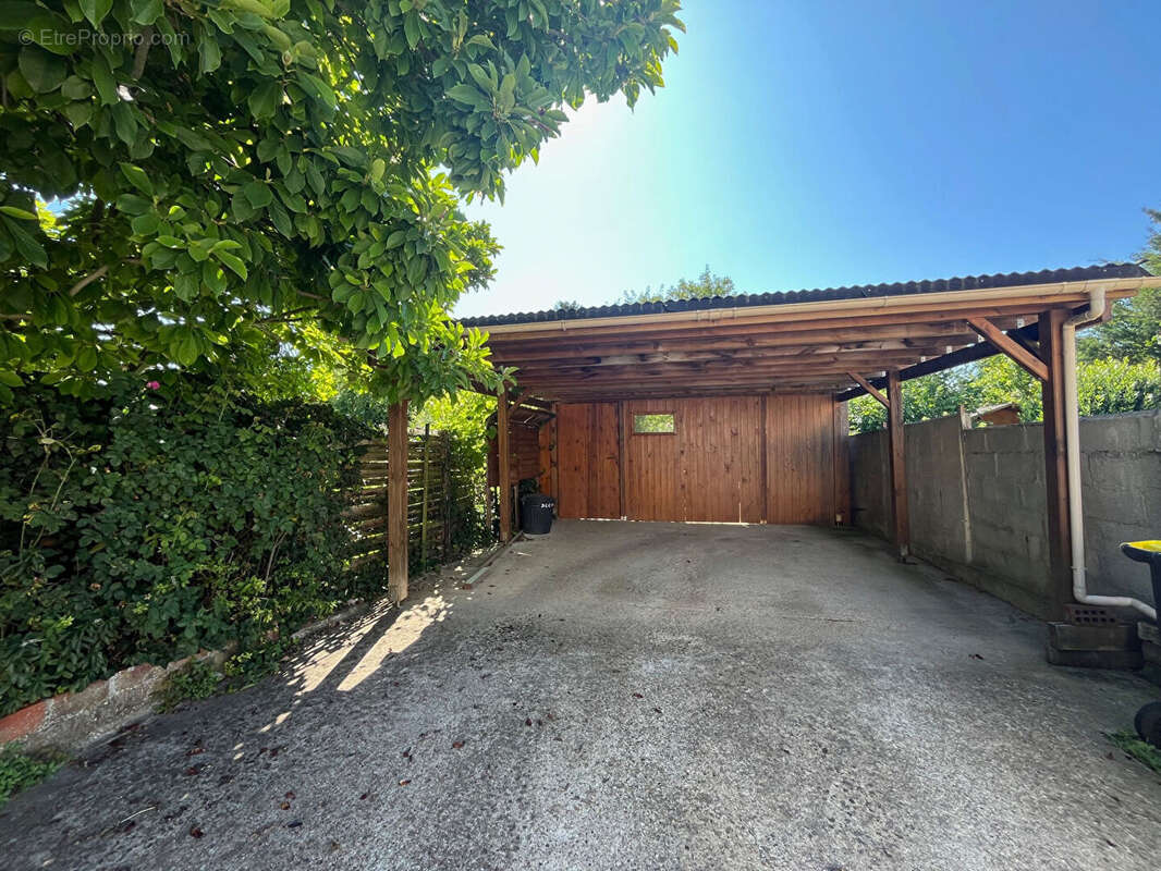 Maison à CIRES-LES-MELLO