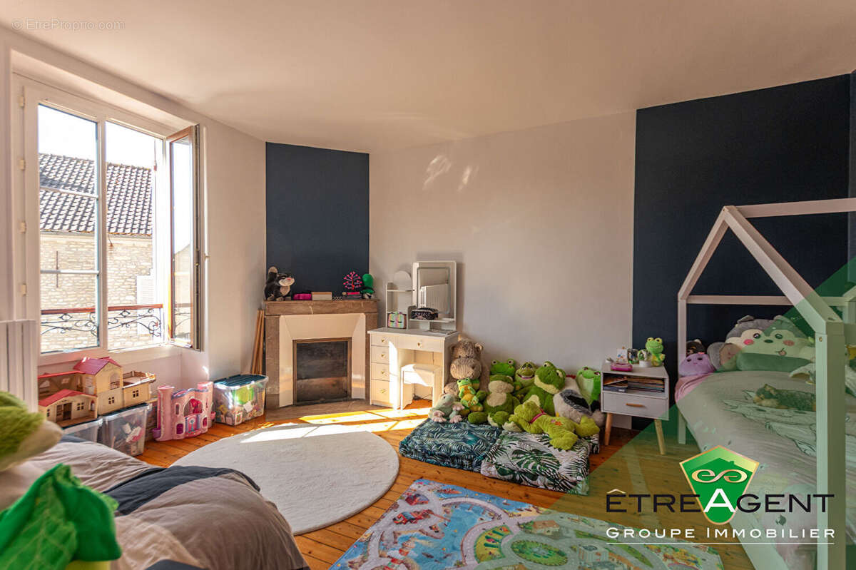 Maison à FONTENAY-SAINT-PERE