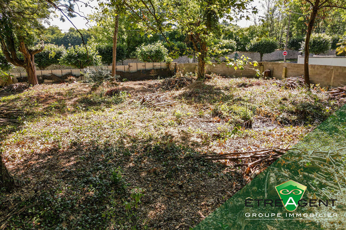 Terrain à FAREMOUTIERS