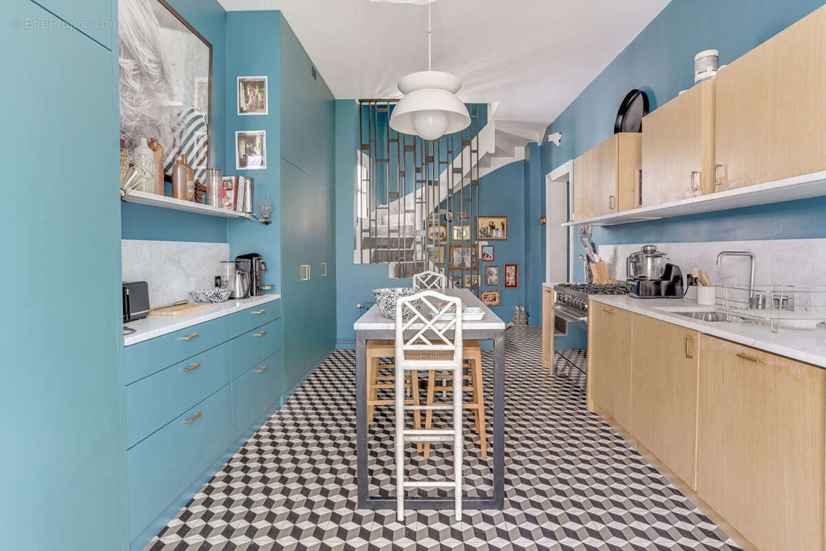 Appartement à NEUILLY-SUR-SEINE