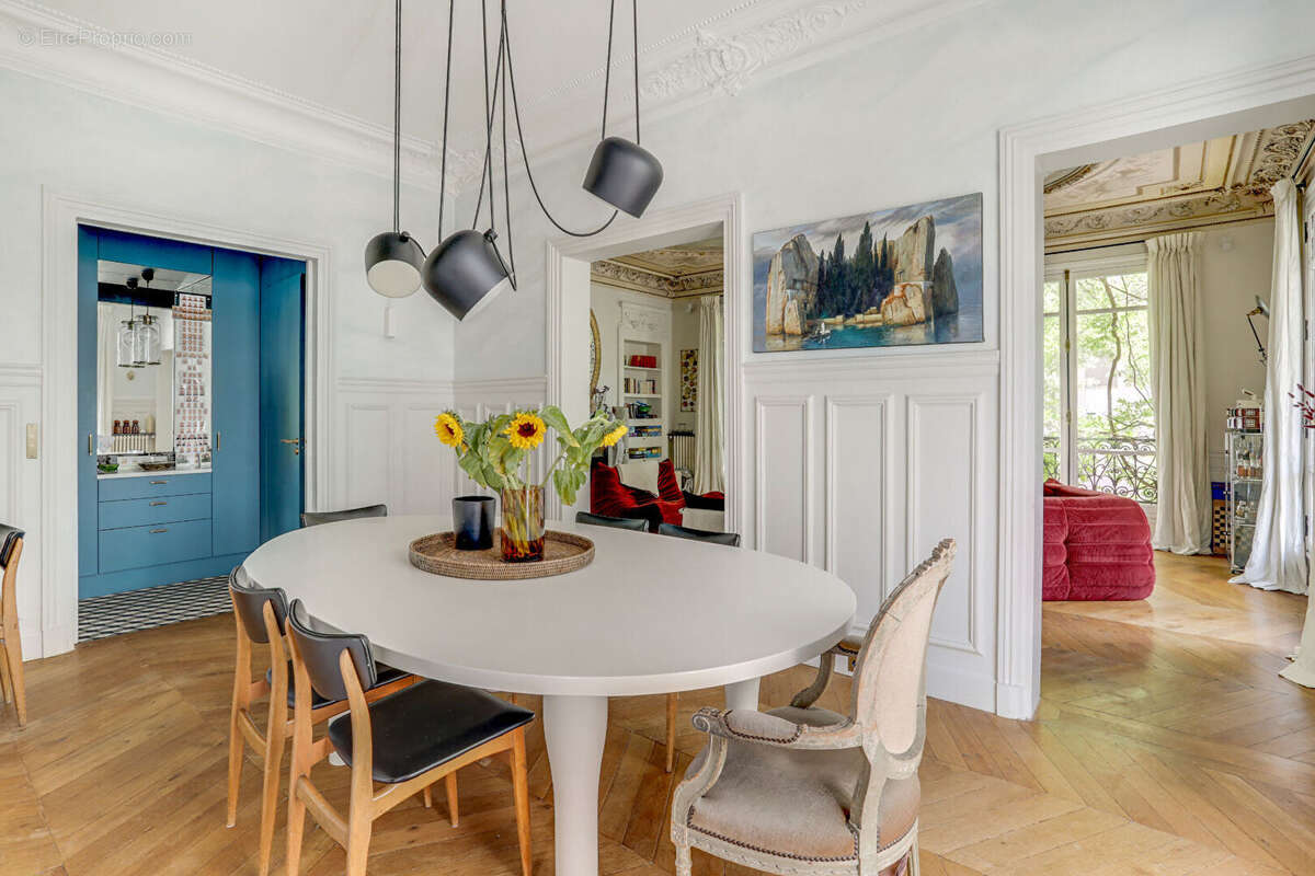 Appartement à NEUILLY-SUR-SEINE