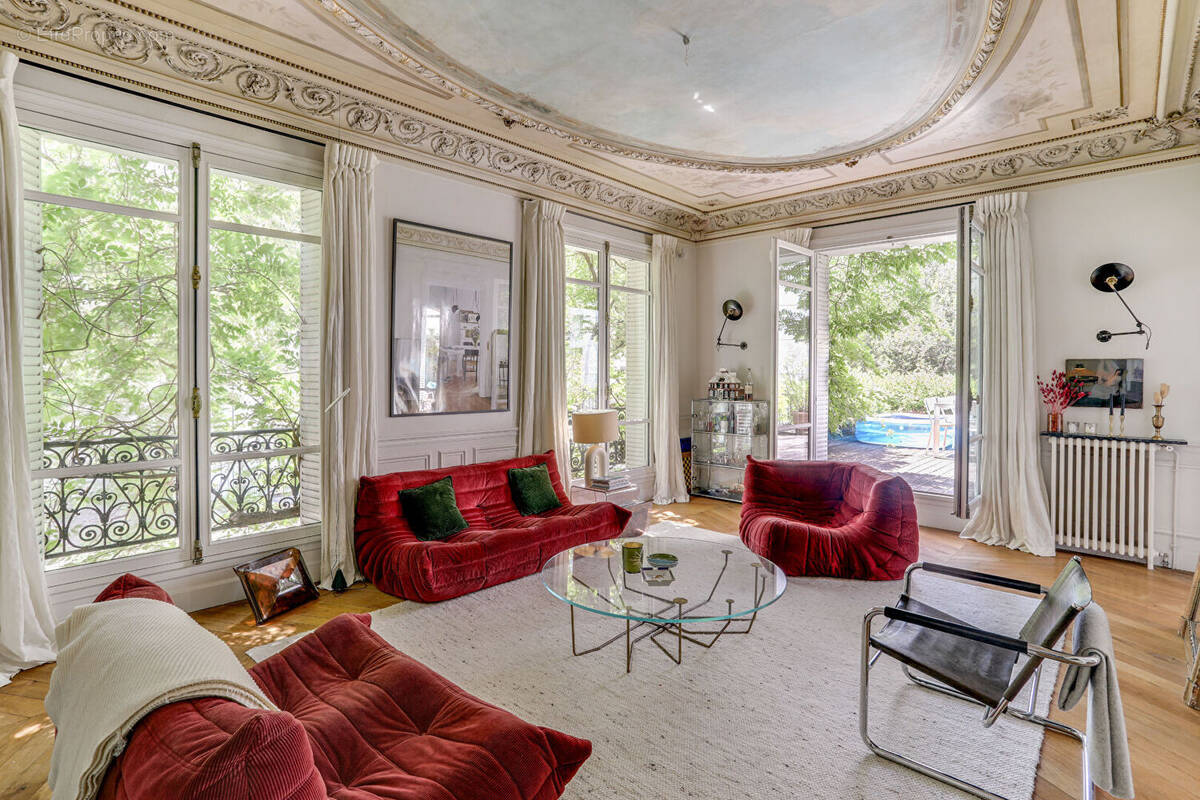 Appartement à NEUILLY-SUR-SEINE