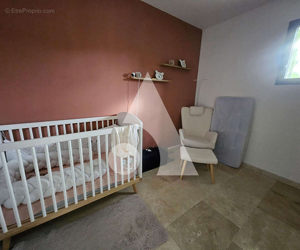 Maison à CHAILLEVETTE