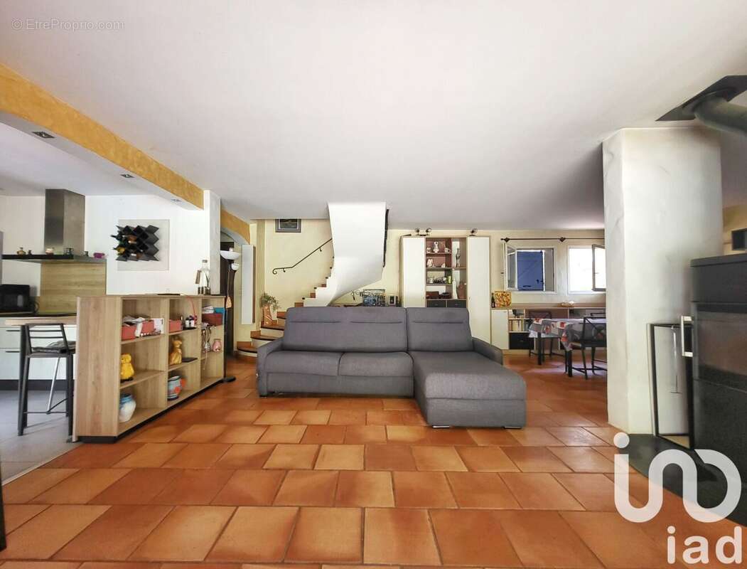 Photo 2 - Maison à SOLLIES-PONT