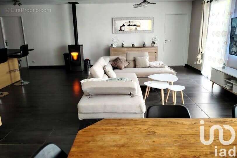 Photo 5 - Maison à SAUGON