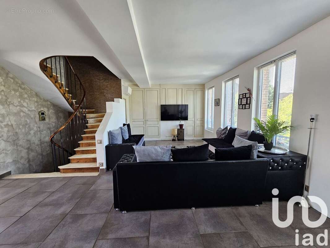 Photo 4 - Maison à VILLENEUVE-L&#039;ARCHEVEQUE