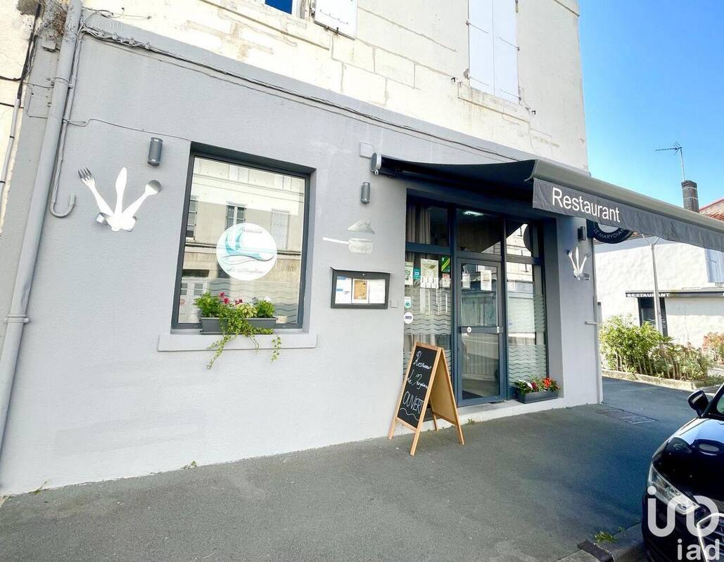 Photo 1 - Commerce à ROCHEFORT