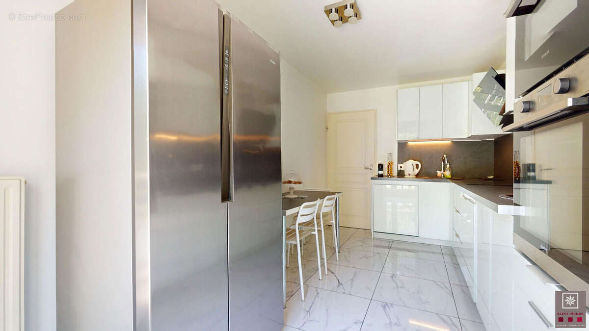 Appartement à LYON-8E