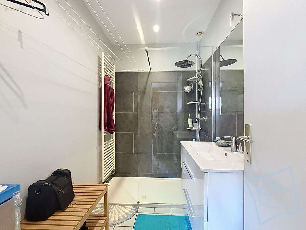 Maison à DAMPIERRE-EN-YVELINES