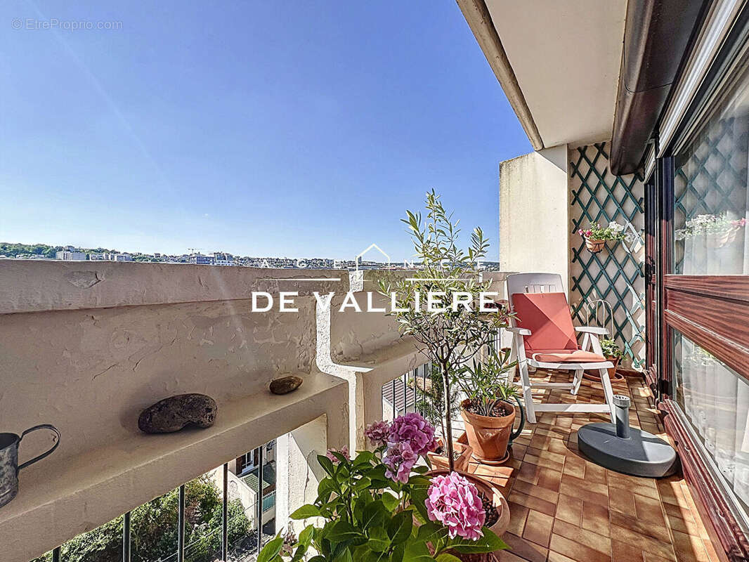 Appartement à NANTERRE