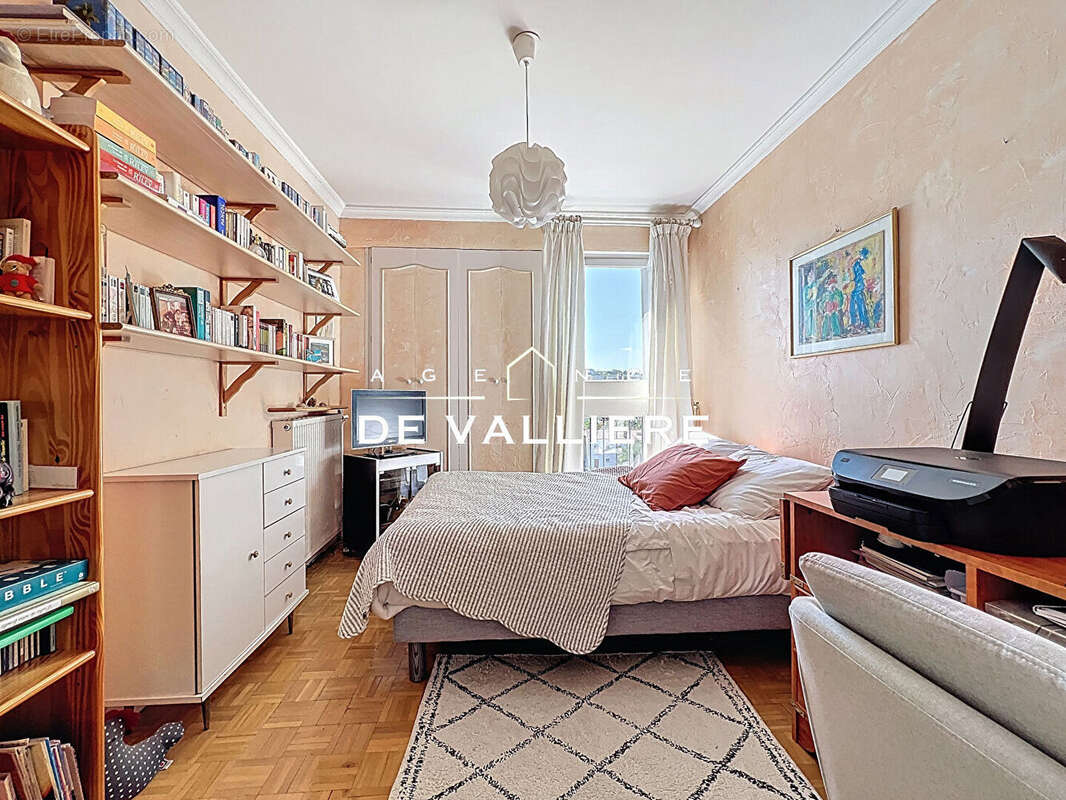 Appartement à NANTERRE