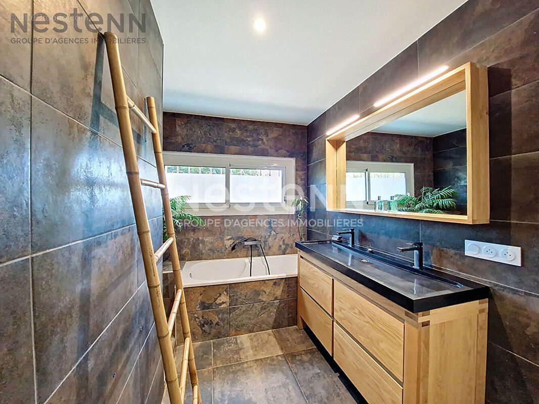 Maison à SAINT-MATHIEU-DE-TREVIERS