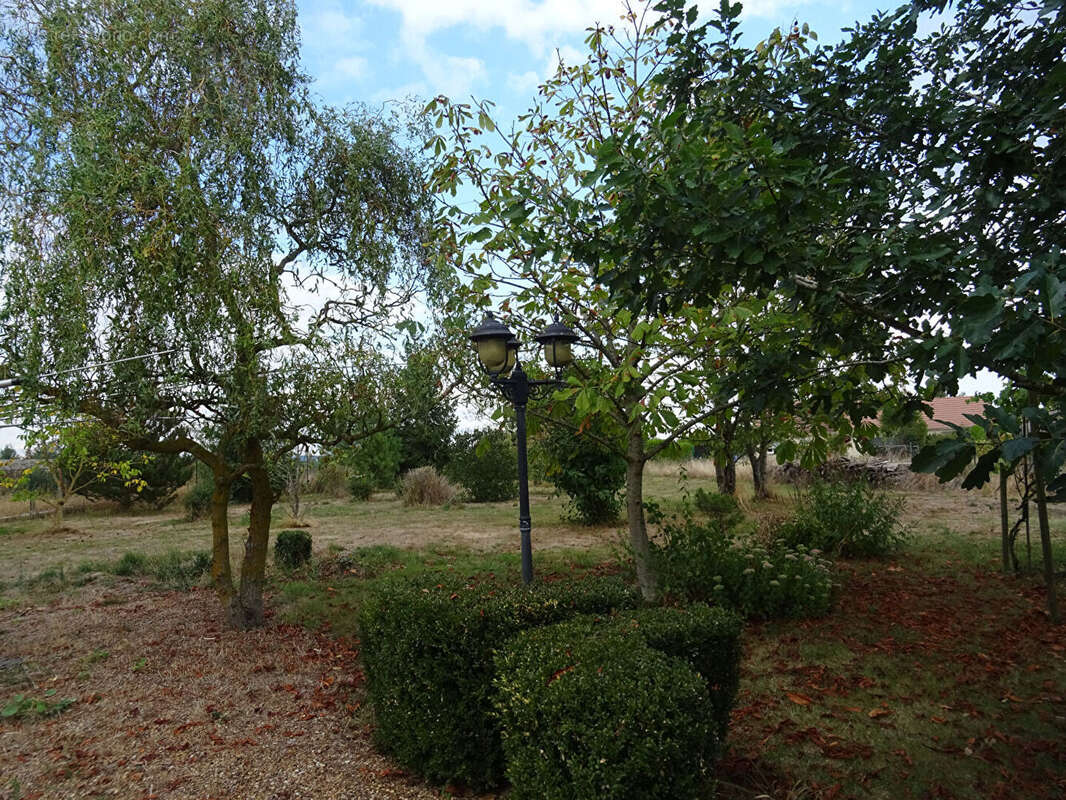 Maison à COURVILLE-SUR-EURE