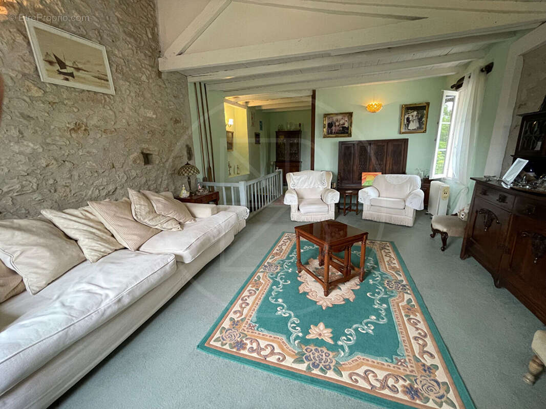 Maison à LOUBES-BERNAC