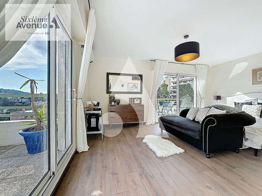 Appartement à LE CANNET