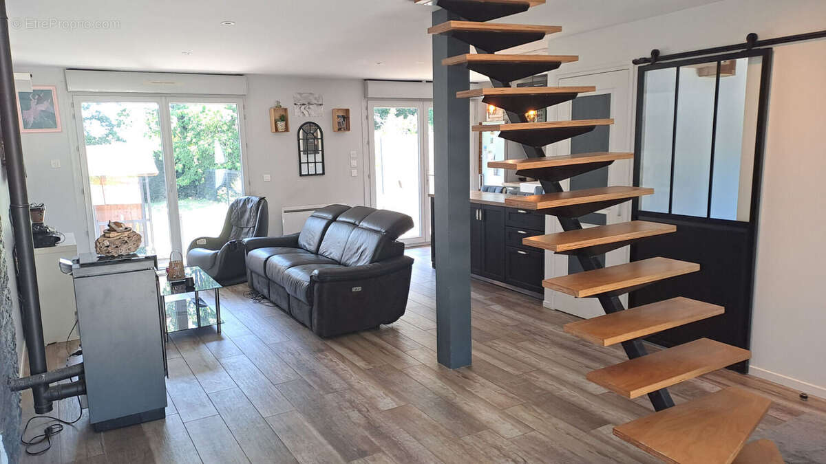 Maison à MAGNY-LES-HAMEAUX