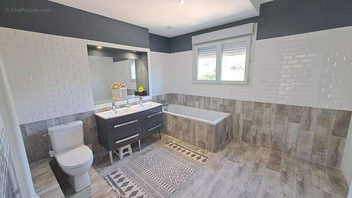 Maison à MAGNY-LES-HAMEAUX