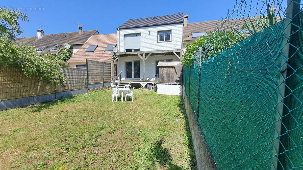 Maison à MAGNY-LES-HAMEAUX