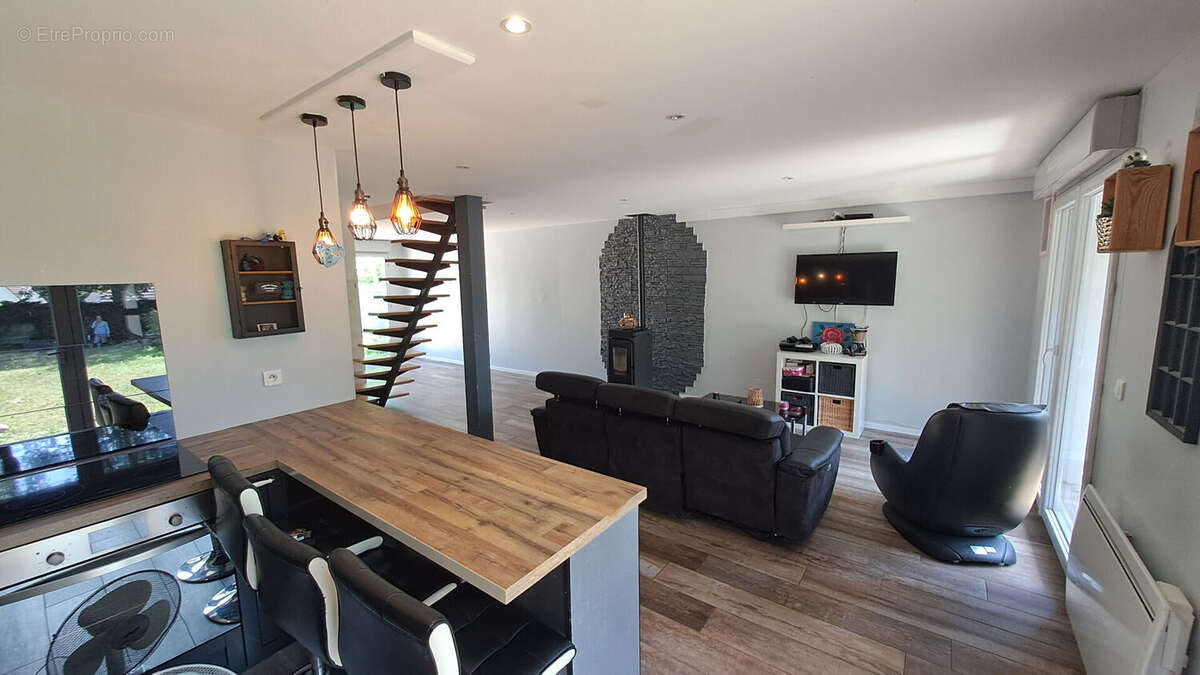 Maison à MAGNY-LES-HAMEAUX