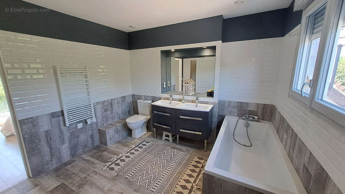 Maison à MAGNY-LES-HAMEAUX