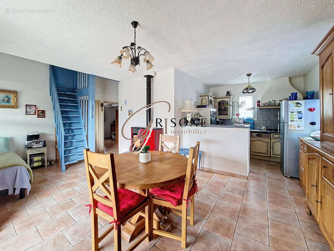 Appartement à LE CASTELLET