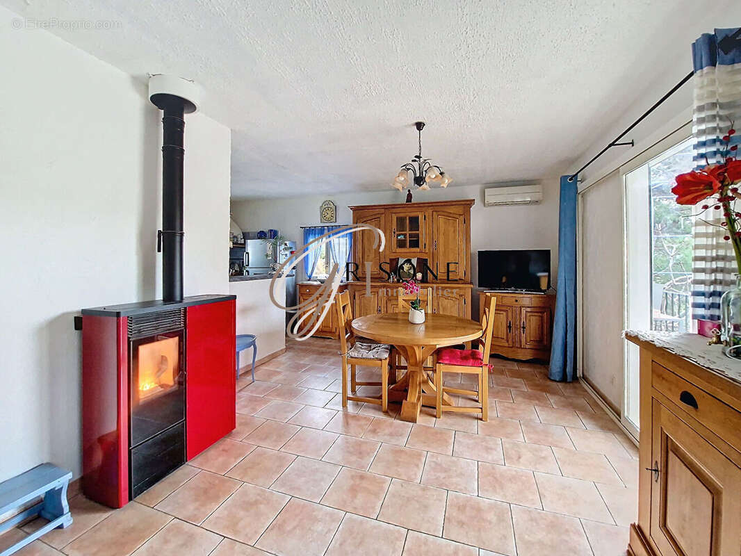 Maison à LE CASTELLET