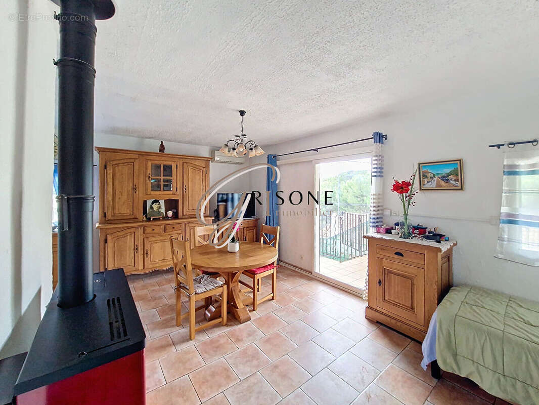 Maison à LE CASTELLET