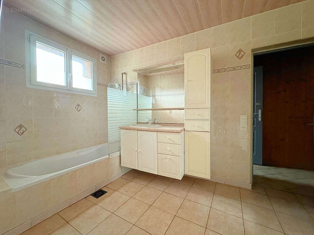 Appartement à SAINT-PIERRE-D&#039;ALBIGNY